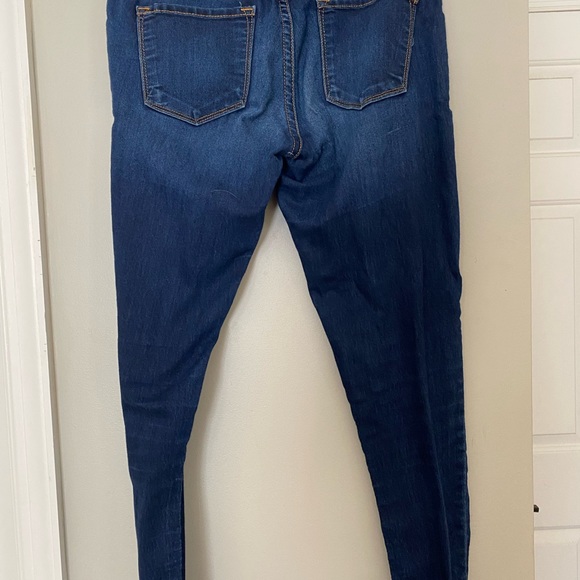Flying Monkey skinny jeans size 27 mid rise. Gained weight and barely wore them - Picture 3 of 4